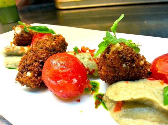 Agora' Restaurant & Bar